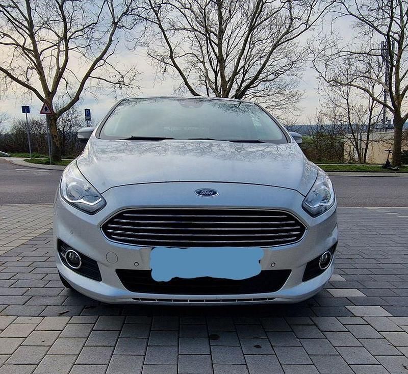 Gebraucht Ford S-MAX Business Edition 150 PS (110 kW) 2019 Grau Van / Kleinbus