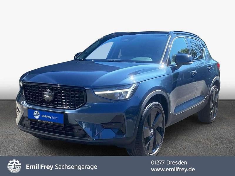 Neu Volvo XC40 Plus 163 PS (119 kW) 2025 Blau SUV