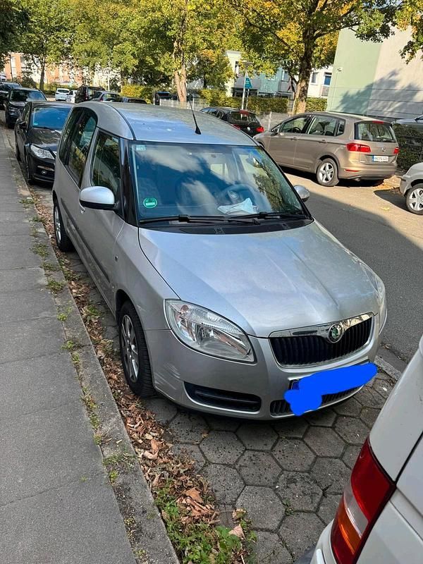 Silber Gebraucht 2009 Skoda Roomster Van / Kleinbus | 1.750 € (Superpreis) - Bild 1/4