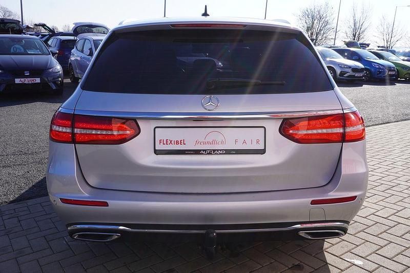 Gebraucht Mercedes E220 Avantgarde 194 PS (142 kW) 2018 Grau Limousine
