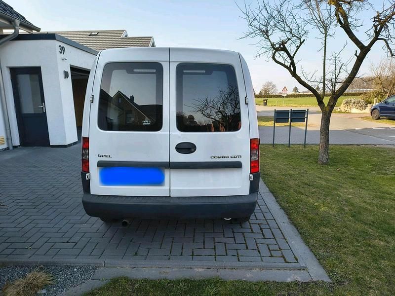 Gebraucht Opel Combo 75 PS (55 kW) 2010 Weiß Van / Kleinbus