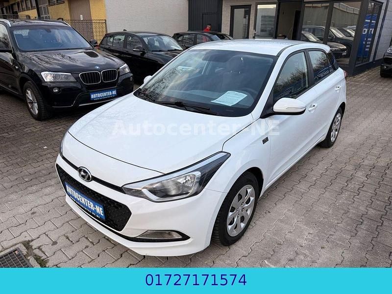 Gebraucht Hyundai i20 GO! 75 PS (55 kW) 2018 Weiß Limousine