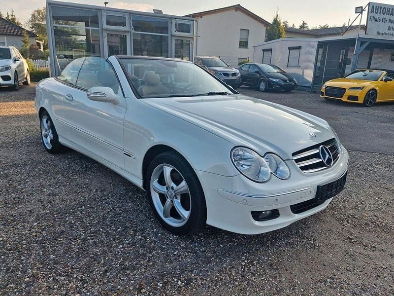 Weiß Gebraucht 2007 Mercedes CLK200 Avantgarde Cabrio | 12.195 € (Teuer) - Bild 1/4