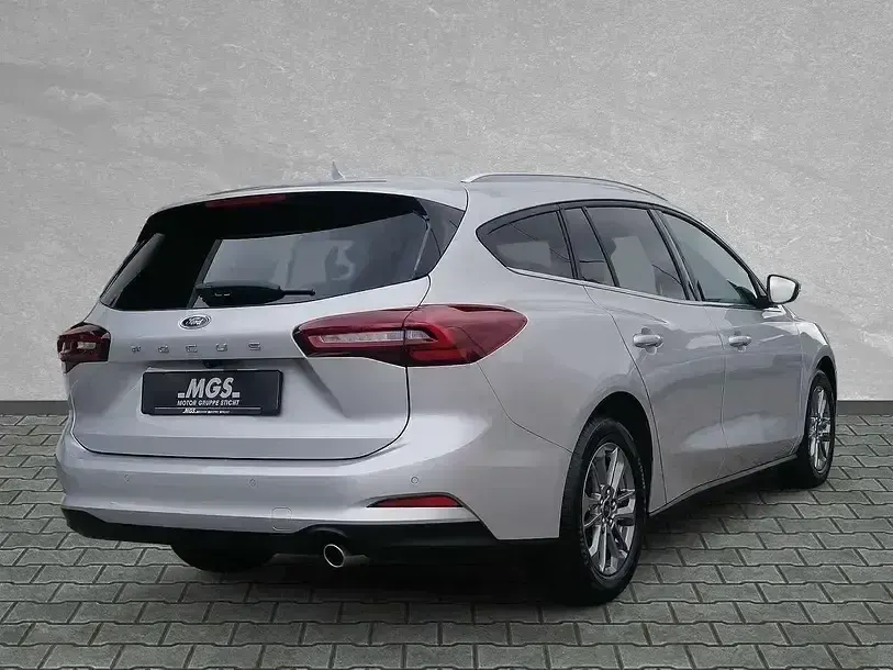 Nowe Ford Focus Titanium 155 KM (114 kW) 2025 Srebrny Sedan/Limuzyna