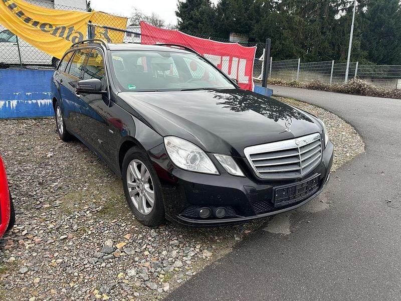 Gebraucht Mercedes E220 170 PS (125 kW) 2010 Schwarz Kombi