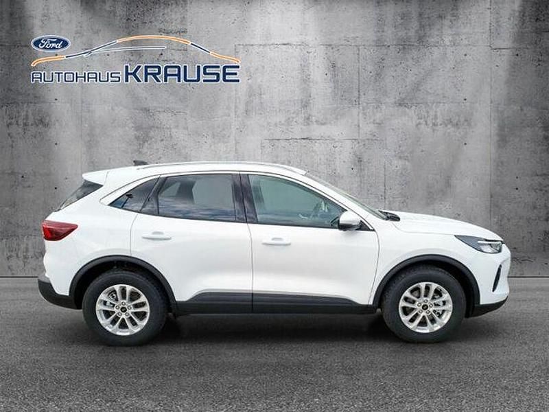 Gebraucht Ford Kuga Titanium 150 PS (110 kW) 2024 Frostweiß SUV