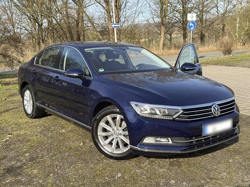Gebraucht VW Passat 190 PS (139 kW) 2017 Blau Limousine