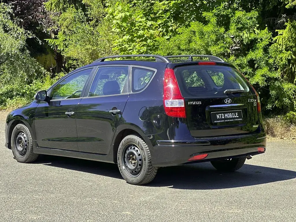 Gebraucht Hyundai i30 Classic 90 PS (66 kW) 2012 Phantom black Kombi