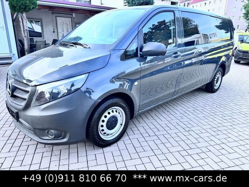 Grau Gebraucht 2020 Mercedes Vito Van / Kleinbus | 22.479 € (Teuer) - Bild 1/4