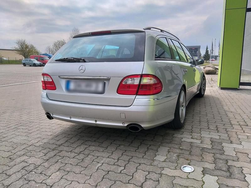 Gebraucht Mercedes E280 Sport 190 PS (139 kW) 2005 Silber Kombi