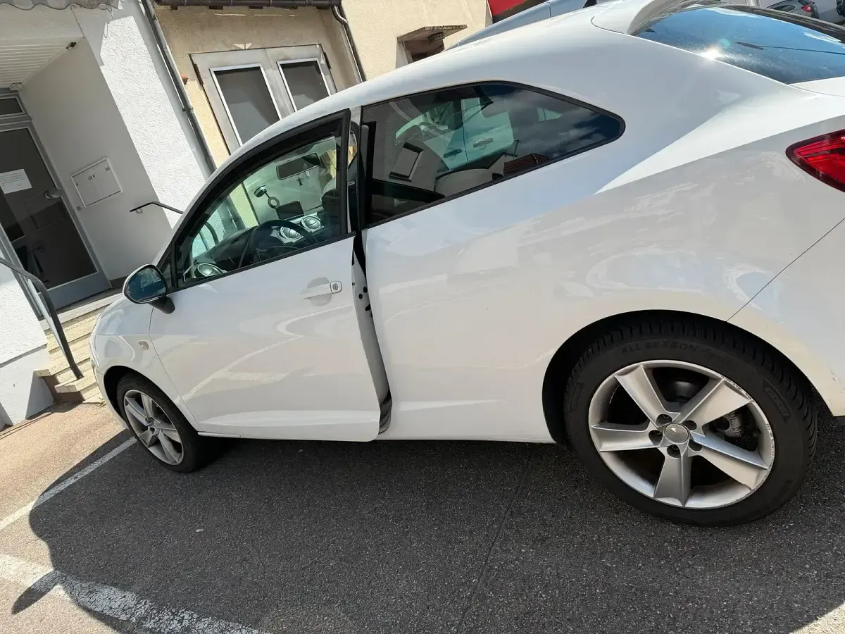 Gebraucht Seat Ibiza 105 PS (77 kW) 2013 Weiß Coupé