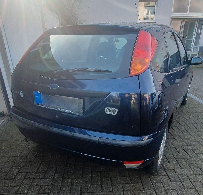 Gebraucht Ford Focus 102 PS (75 kW) 2003 Blau Limousine