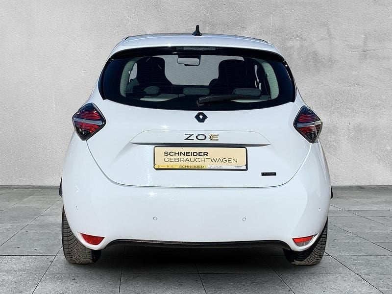 Second-hand Renault Zoe Evolution 80 kW (110 CP) 2022 Alb Hatchback