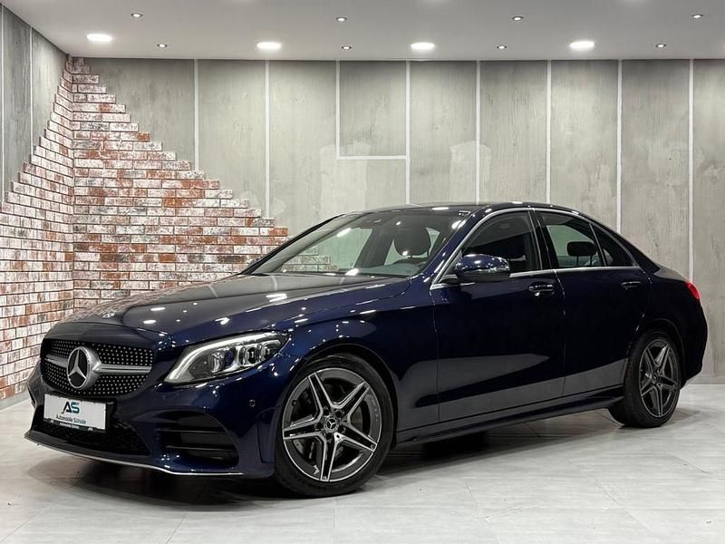 Blau Gebraucht 2019 Mercedes C300 AMG line Limousine | 24.990 € (Fairer Preis) - Bild 1/4
