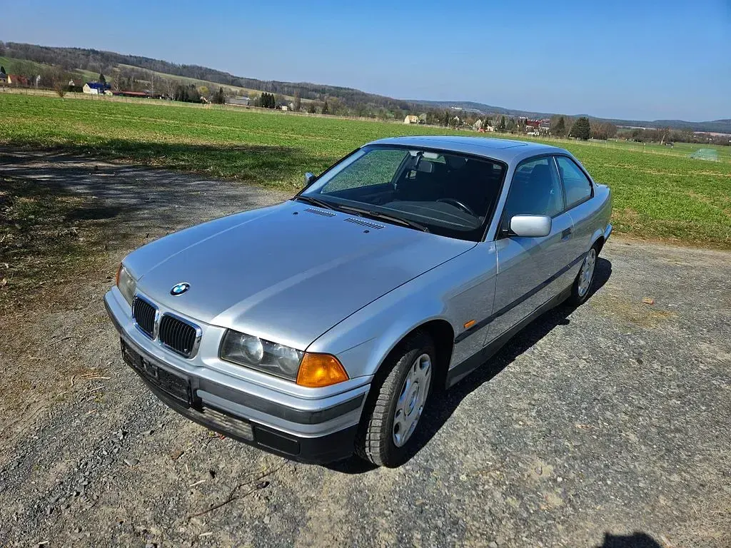 Gebraucht BMW 320 Basis 150 PS (110 kW) 1997 Silber Coupé
