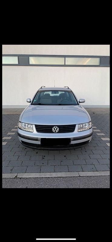 Gebraucht VW Passat 115 PS (84 kW) 1997 Silber Kombi