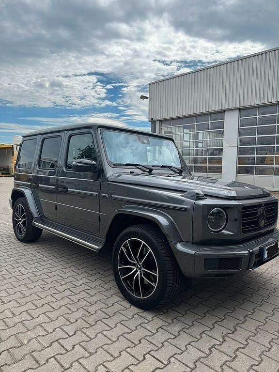 Grau Gebraucht 2023 Mercedes G400 AMG SUV | 119.000 € (Superpreis) - Bild 1/4