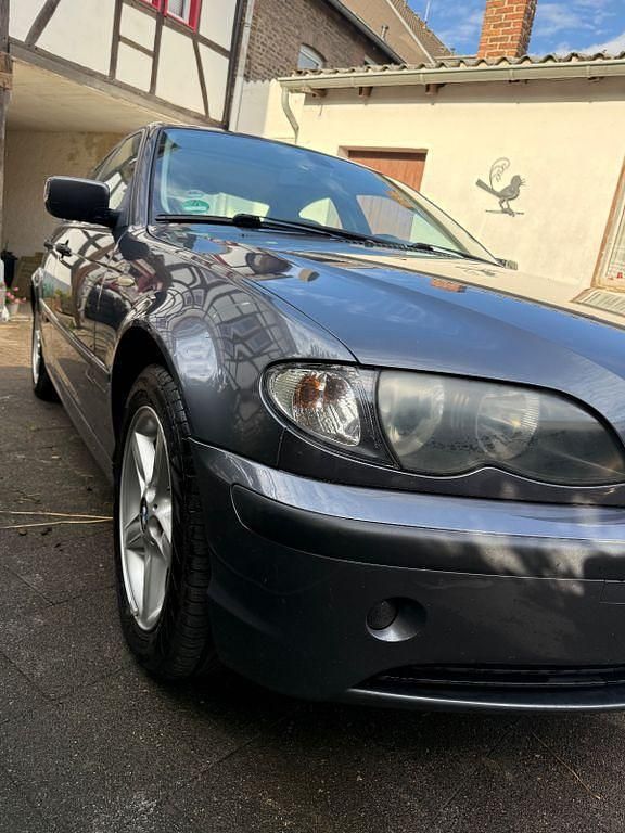 Grau Gebraucht 2003 BMW 316 Basis Limousine | 850 € (Superpreis) - Bild 1/4