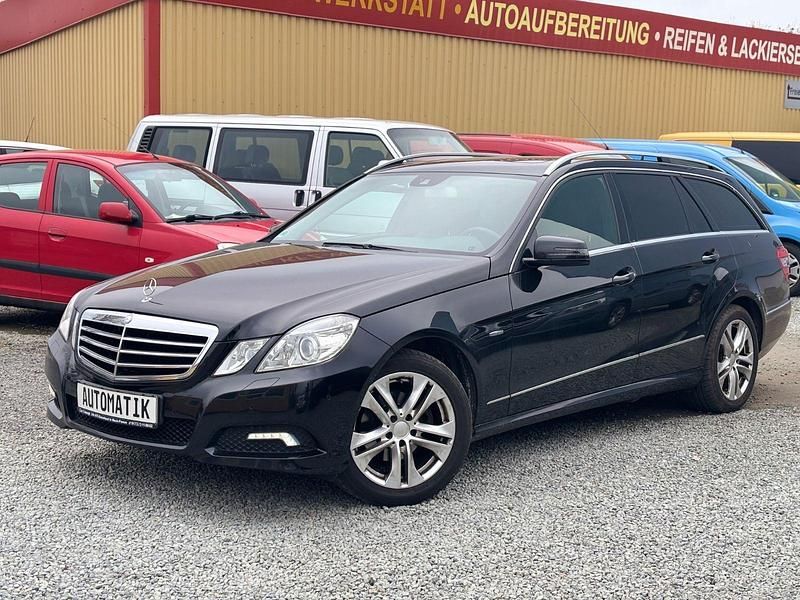 Gebraucht Mercedes E200 184 PS (135 kW) 2010 Schwarz Kombi