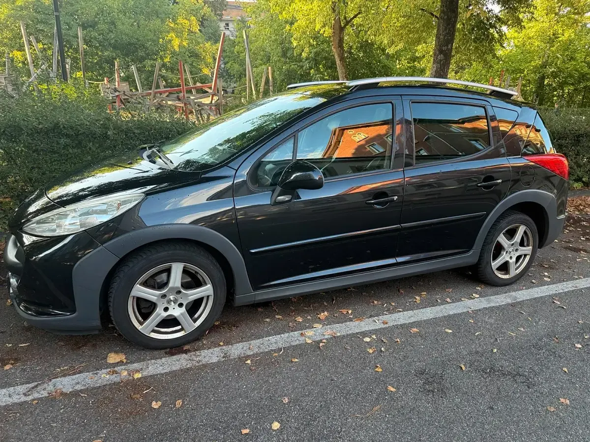 Gebraucht Peugeot 207 110 PS (80 kW) 2009 Schwarz Kombi