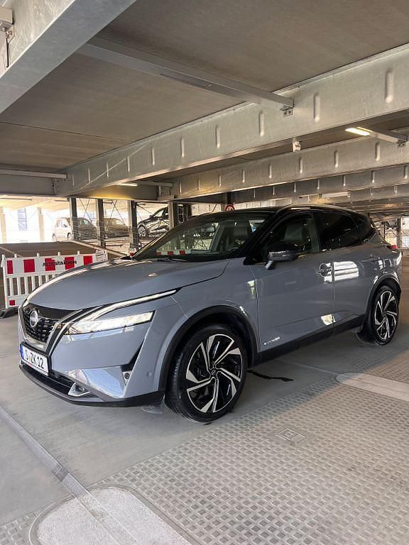 Grau Gebraucht 2023 Nissan Qashqai Tekna+ SUV | 27.900 € (Guter Preis) - Bild 1/4