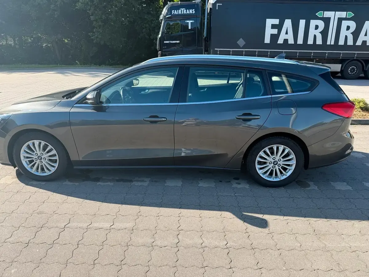 Gebraucht Ford Focus 120 PS (88 kW) 2020 Grau Kombi