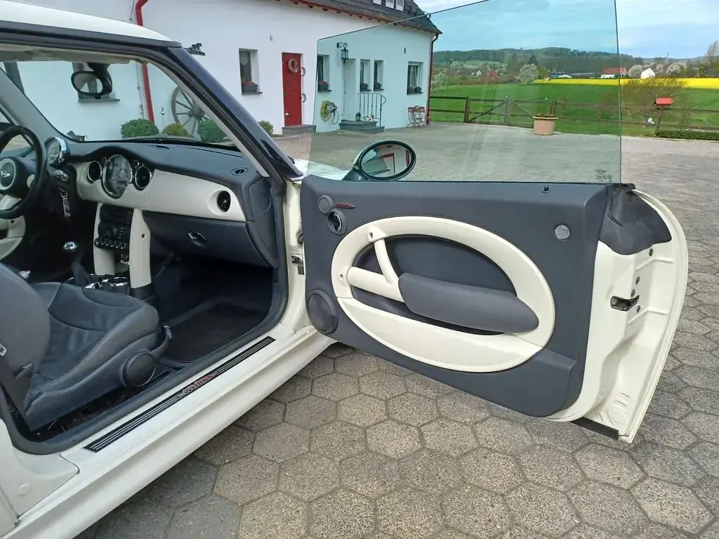 Gebraucht Mini John Cooper Works 235 PS (172 kW) 2004 Weiß Kleinwagen
