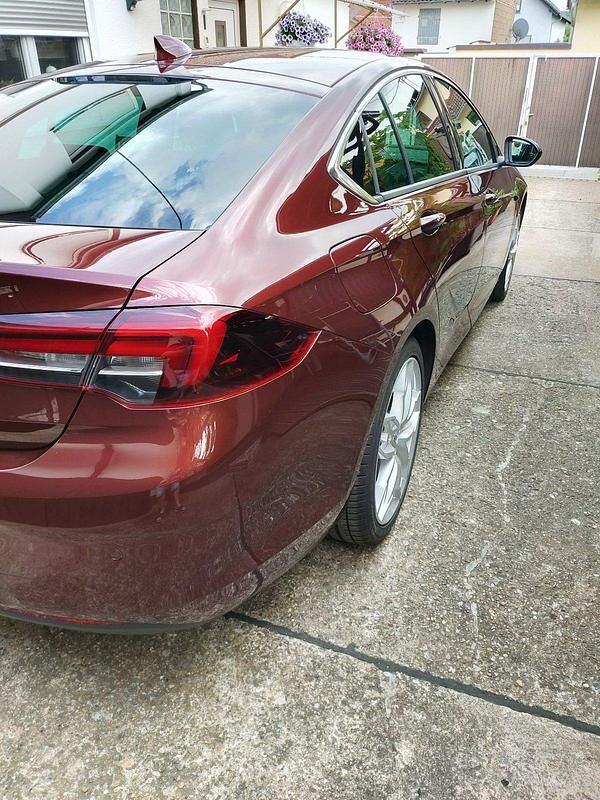 Andere farben Gebraucht 2018 Opel Insignia Dynamic Limousine | 18.500 € (Fairer Preis) - Bild 1/4