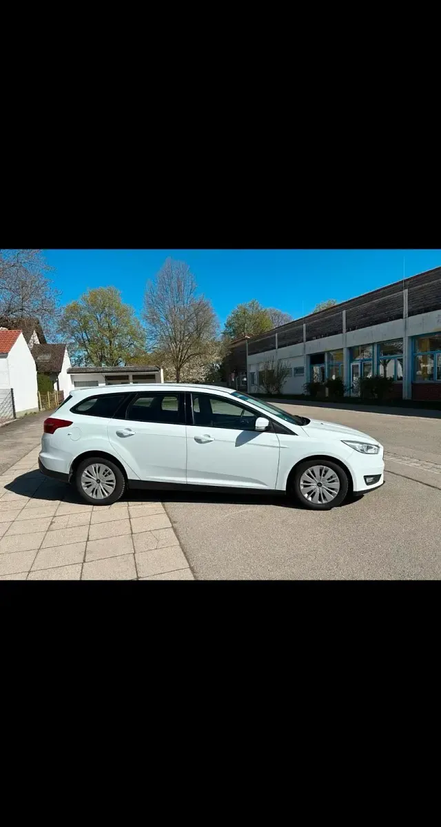 Gebraucht Ford Focus Business Edition 150 PS (110 kW) 2015 Weiß Kombi