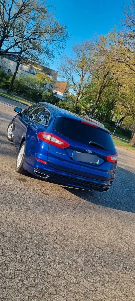 Gebraucht Ford Mondeo Titanium 179 PS (131 kW) 2015 Blau Kombi