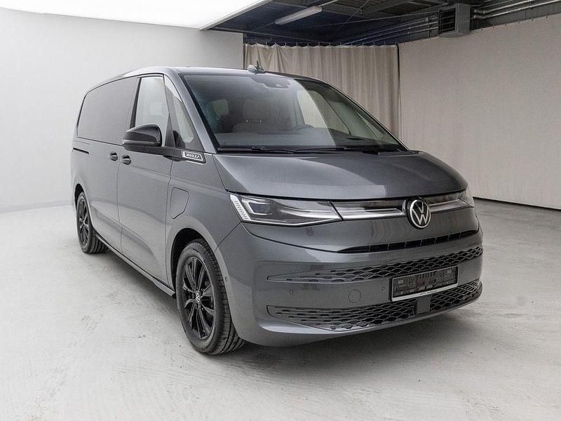 Gebraucht VW Multivan Goal 177 PS (130 kW) 2025 Grau Van