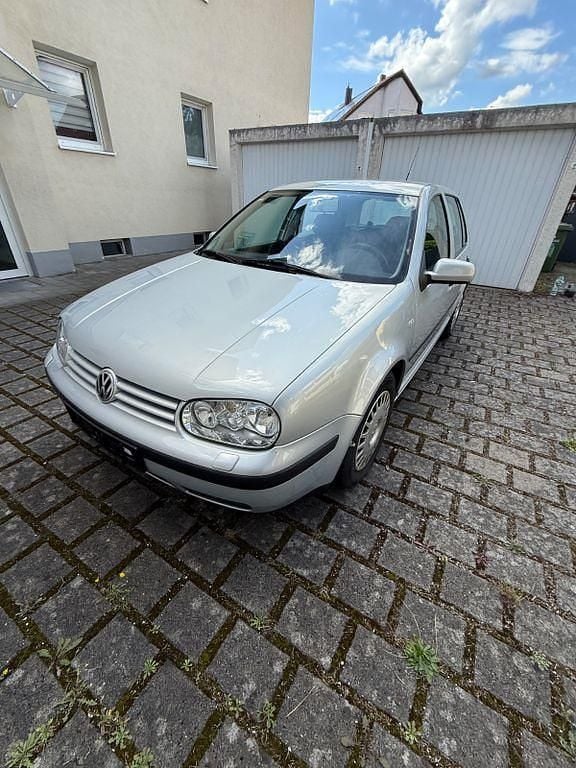 Silber Gebraucht 2000 VW Golf IV Comfortline Limousine | 2.699 € (Fairer Preis) - Bild 1/4