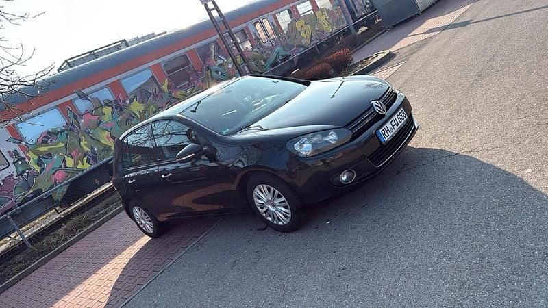 Gebraucht VW Golf VII 105 PS (77 kW) 2012 Schwarz Limousine