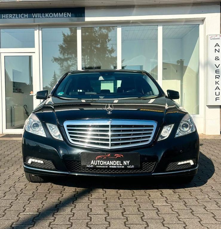 Gebraucht Mercedes E200 Elegance 184 PS (135 kW) 2010 Schwarz Limousine