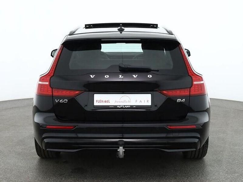 Neu Volvo V60 Plus 197 PS (144 kW) 2026 Grün Kombi