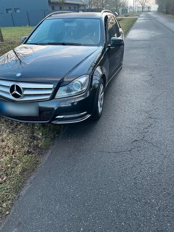 Gebraucht Mercedes C250 204 PS (150 kW) 2014 Schwarz Kombi