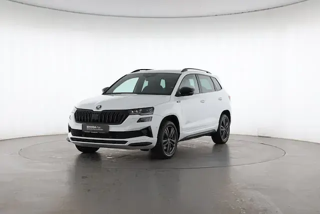 Gebraucht Skoda Karoq 150 PS (110 kW) 2026 Moonweiß perleffekt SUV