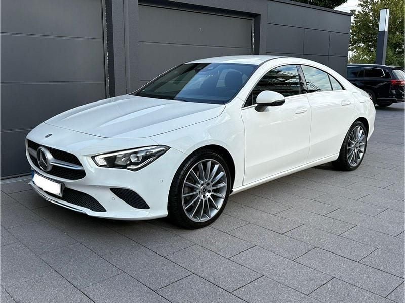 Weiß Gebraucht 2019 Mercedes CLA180 Limousine | 22.900 € (Fairer Preis) - Bild 1/4