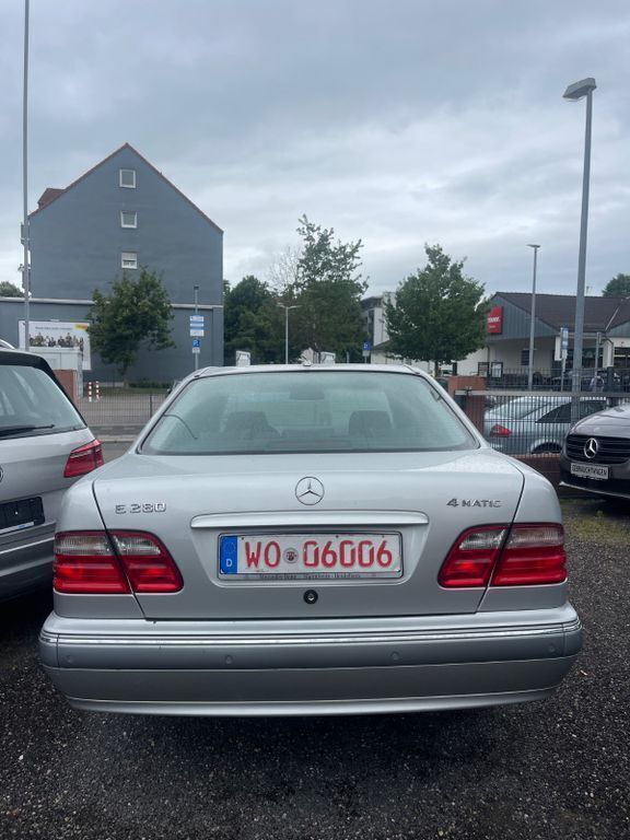 Gebraucht Mercedes E280 Elegance 204 PS (150 kW) 2000 Silber Limousine