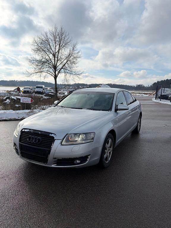 Silber Gebraucht 2004 Audi A6 Comfort Limousine | 3.990 € (Fairer Preis) - Bild 1/4