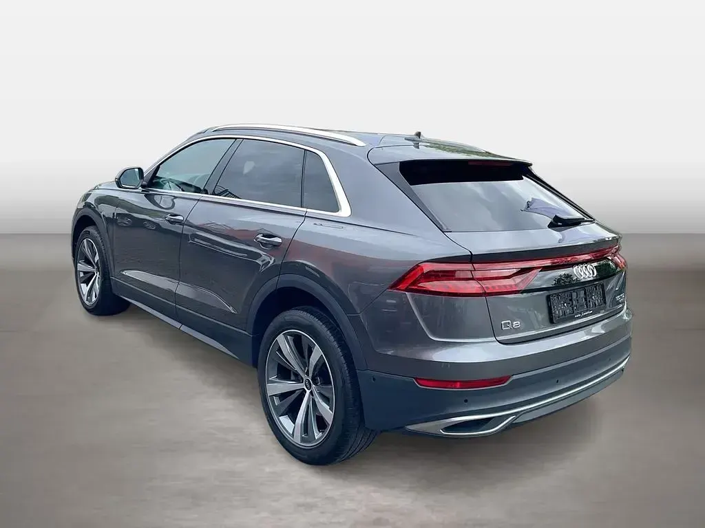 Gebraucht Audi Q8 Ambiente 286 PS (210 kW) 2022 Samuraigrau metallic SUV