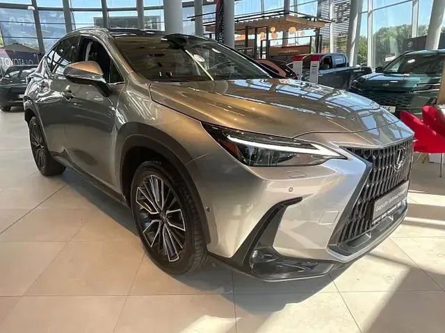 Gebraucht Lexus NX350h Luxury Line 243 PS (178 kW) 2024 Silber SUV