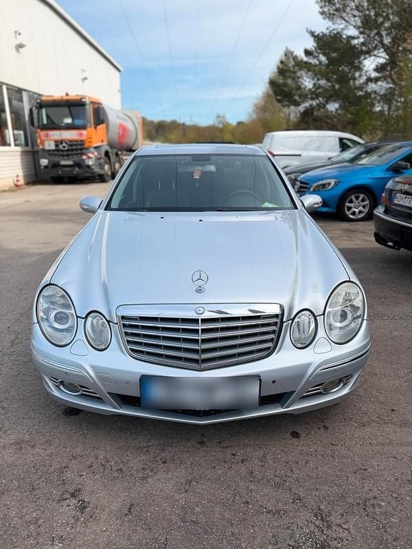 Usata Mercedes E420 314 CV (230 kW) 2005 Argento Berlina
