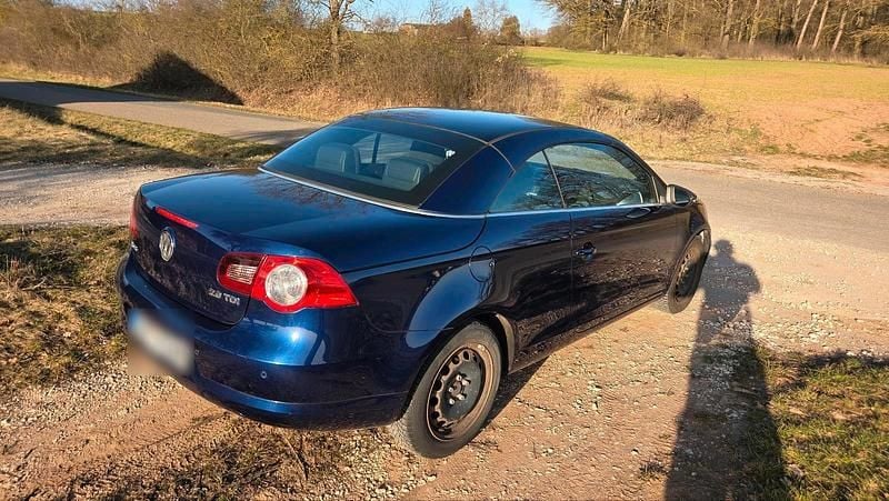 Gebraucht VW Eos 140 PS (102 kW) 2010 Blau Cabrio