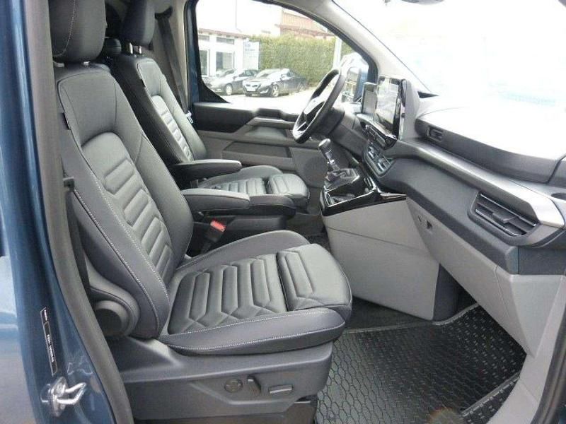 Gebraucht Ford Tourneo 150 PS (110 kW) 2024 Blau Van / Kleinbus
