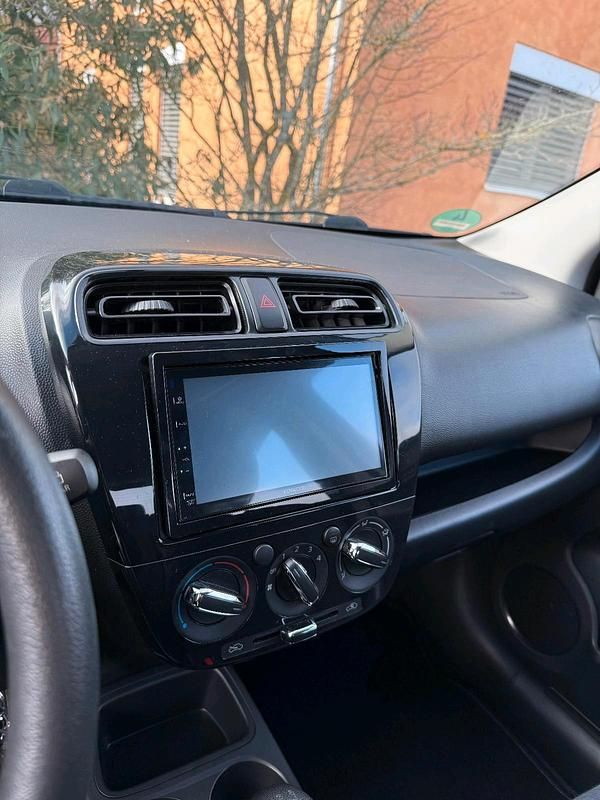 Gebraucht Mitsubishi Space Star Basis 71 PS (52 kW) 2020 Weiß Kleinwagen