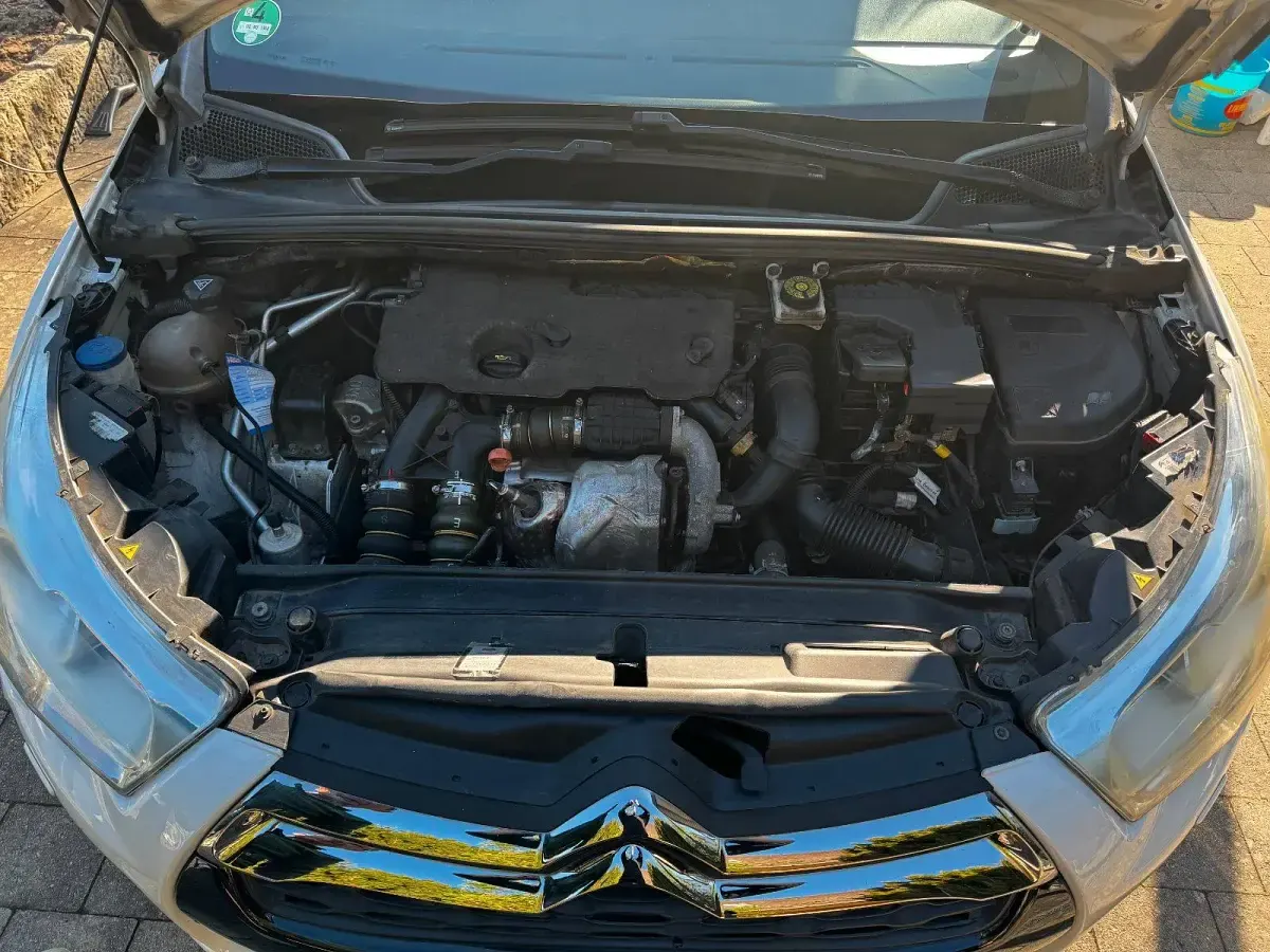 Gebraucht Citroën DS4 So Chic 111 PS (81 kW) 2012 Weiß Kleinwagen