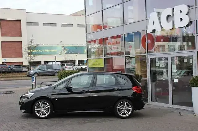 Gebraucht BMW 225 Active Tourer iPerformance 224 PS (164 kW) 2021 Schwarz Van / Kleinbus