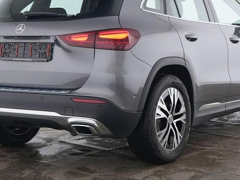 Gebraucht Mercedes GLA200 Progressive 150 PS (110 kW) 2024 Mountaingrau  met. (metallic) SUV