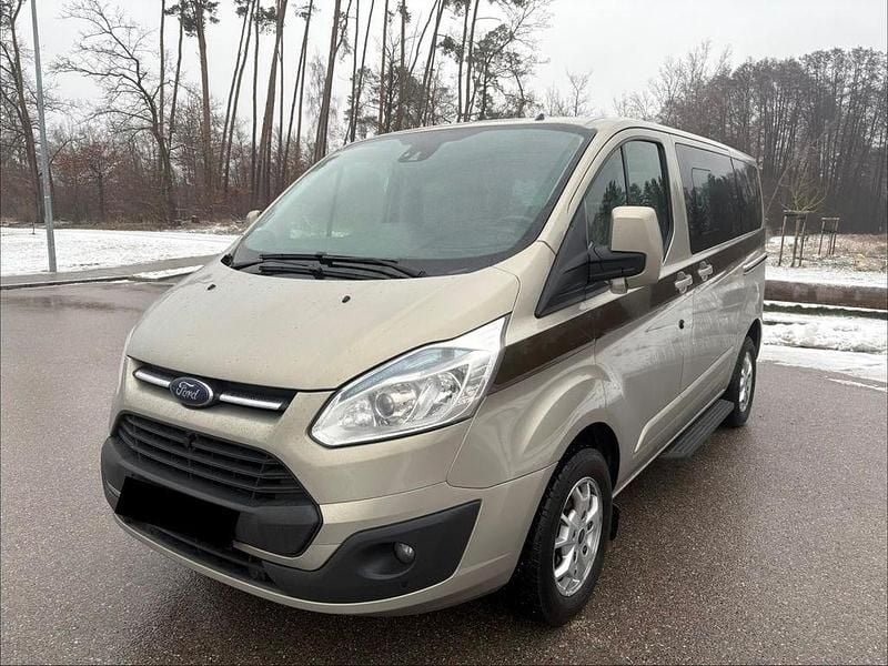 Silber Gebraucht 2013 Ford Tourneo Titanium Van / Kleinbus | 12.900 € (Guter Preis) - Bild 1/4